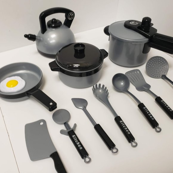 New Kitchen Pots and Pan Set - Picture 9 of 15